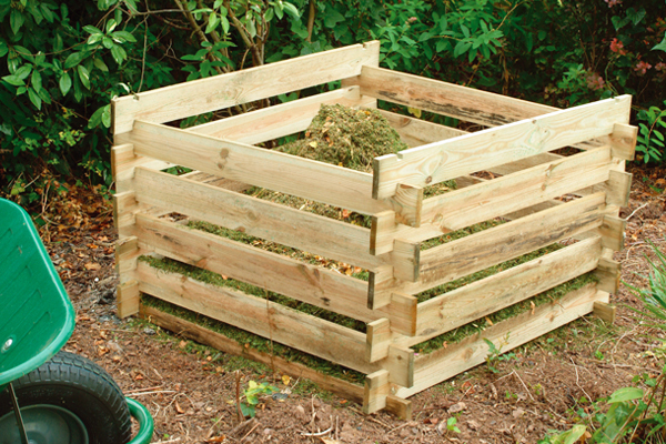 Compost bin slotted