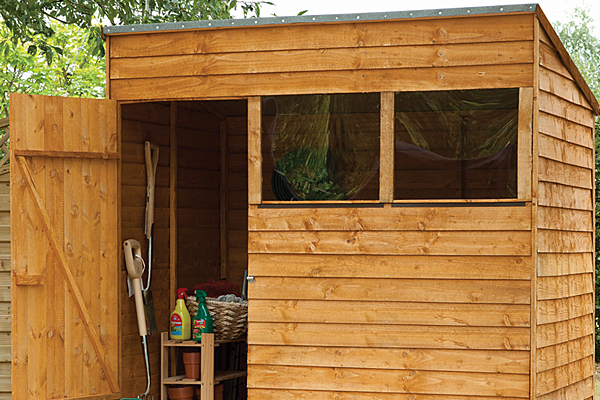 Shed with two fixed windows
